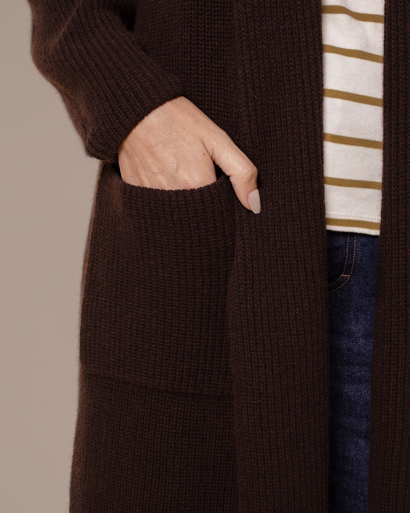 8807_Longline_Lambswool_Ribbed_Cardigan_Dark_Brown-66_WEB.jpg