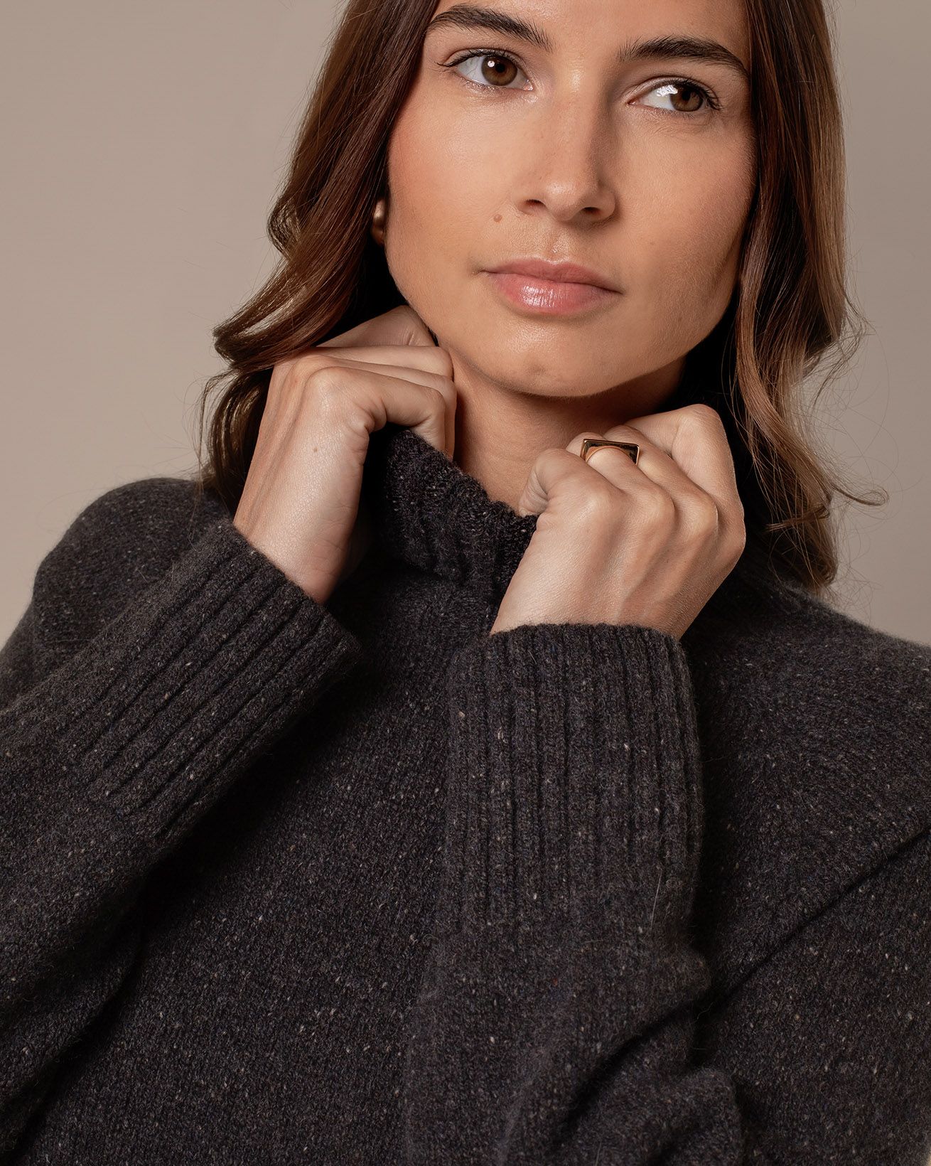 8934_Recycled_Merino_Cashmere_Roll_Neck_Charcoal-4_WEB.jpg