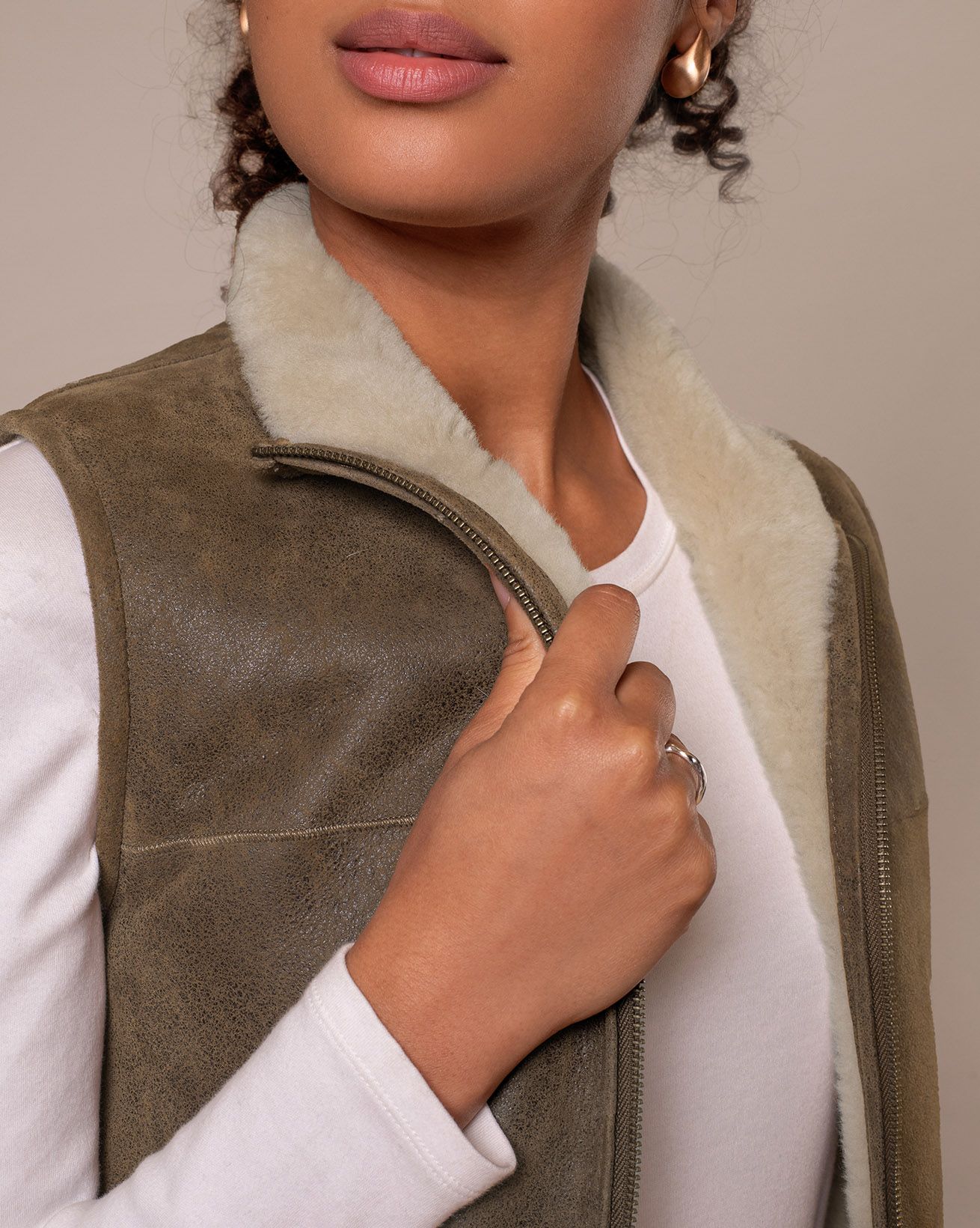 7624_Beige_Sheepskin_Body_Warmer_Walnut_19_WEB.jpg