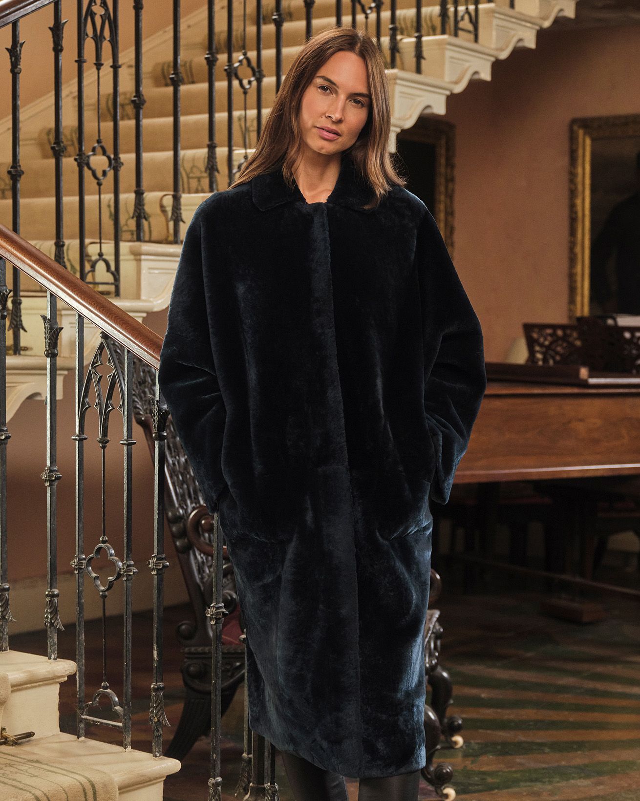 8986_Wool_Out_Cocoon_Coat_Dark_Icelandic_Blue_0411_crop_WEB.jpg