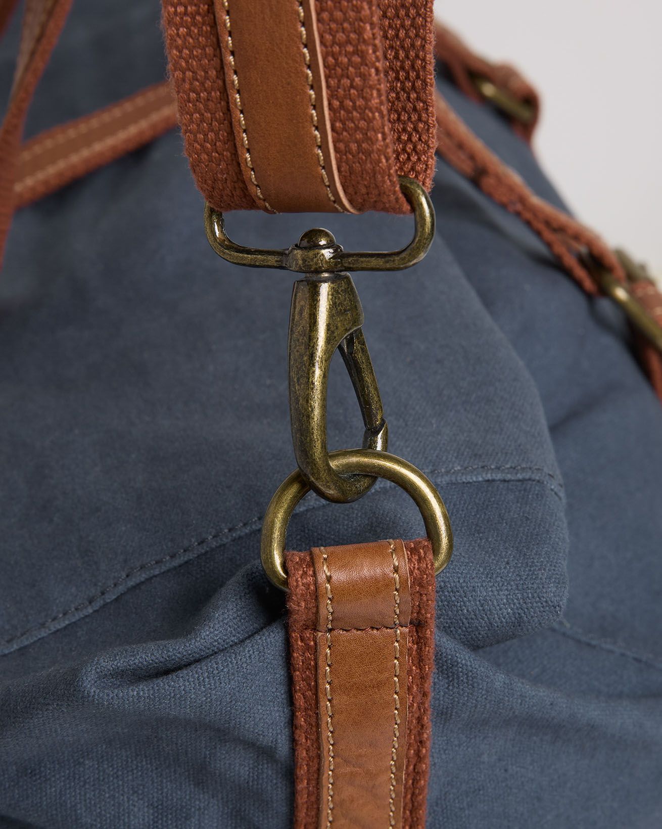 8840_Canvas_Fold_Down_Holdall_Navy_Detail_3_WEB.jpg