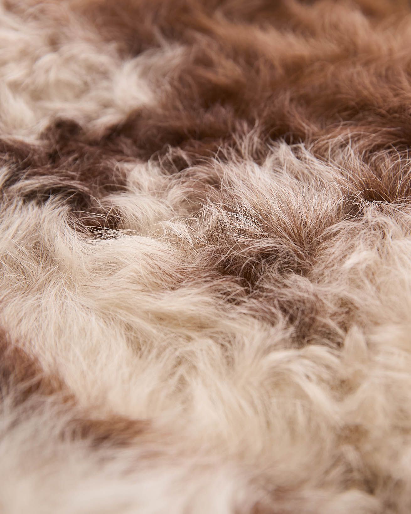 8991_Wool_Out_Gilet_Undyed_Brown_Detail_2.jpg