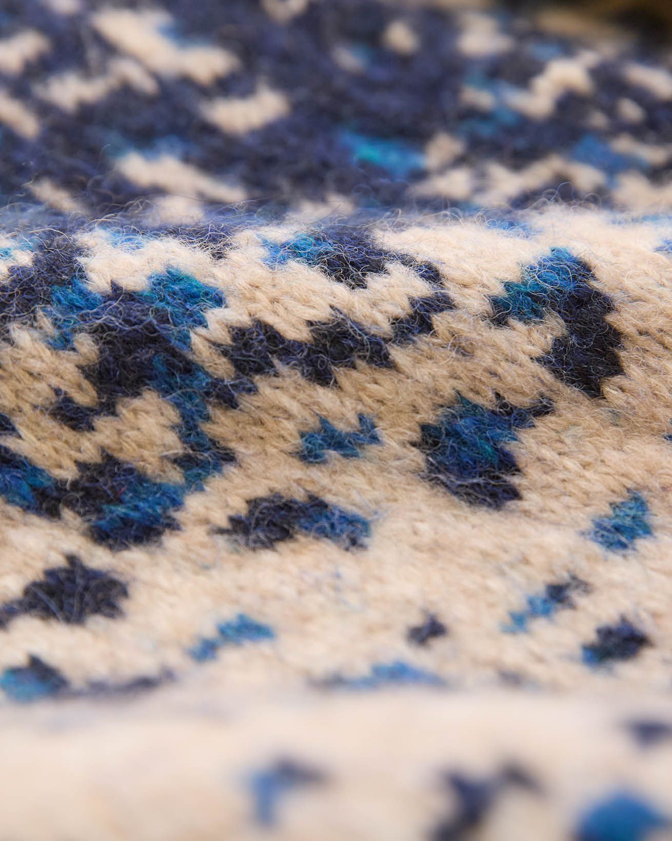 9000_Fade_Yoke_Jumper_Oatmeal_Navy_Detail_1_WEB.jpg