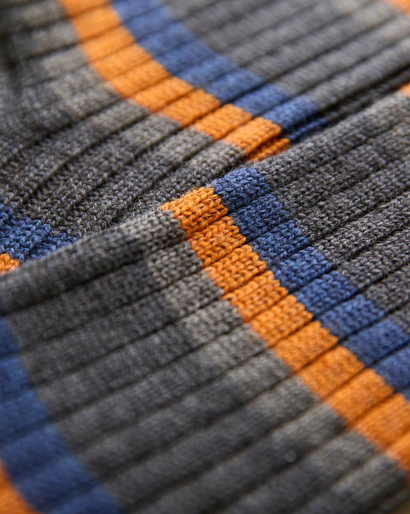 7995_Mens_Merino_Cotton_Stripe_Sock_Charcoal_Detail_1_WEB.jpg