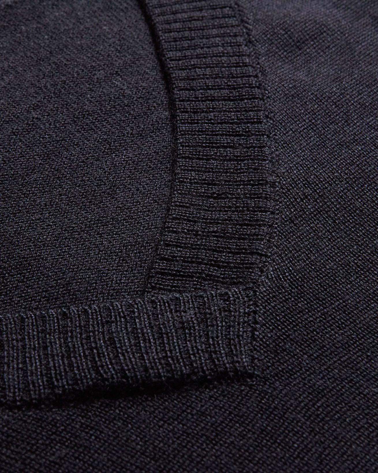 9046_Fine_Knit_Merino_Slouchy_V_Neck_Jumper_Navy_Detail_3_WEB.jpg