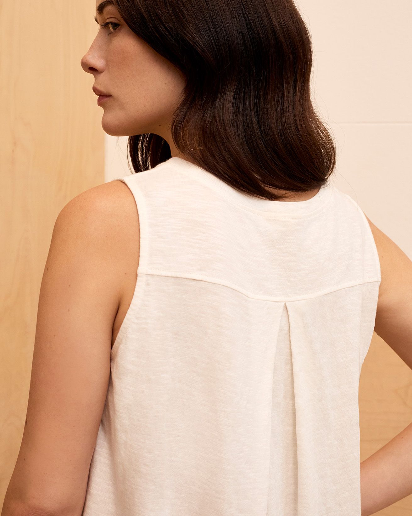 8664_Slub_Jersey_Pleat_Back_Sleeveless_Top_Chalk_0069_WEB.jpg