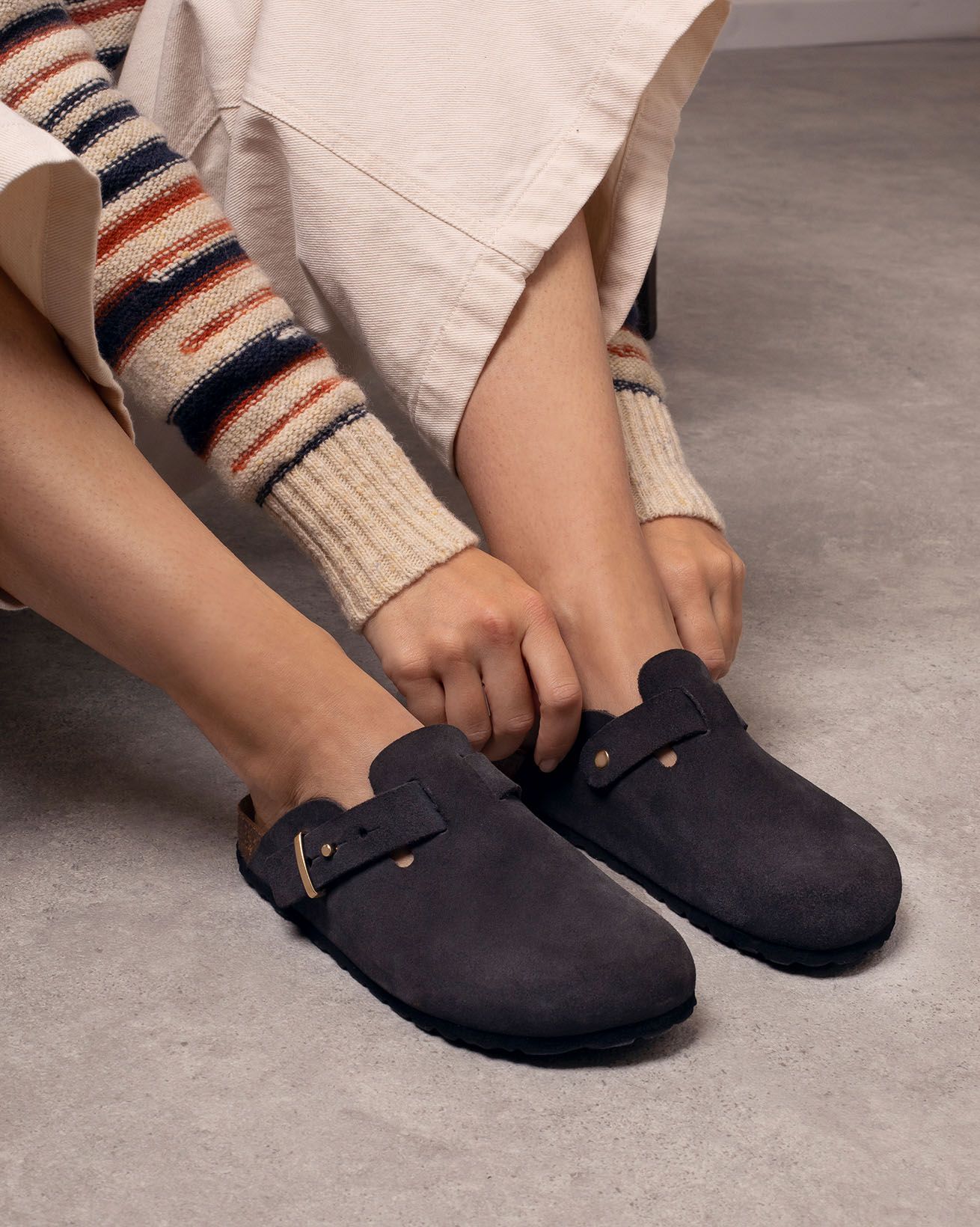 8701_Stud_Strap_Clog_Navy_4_WEB.jpg