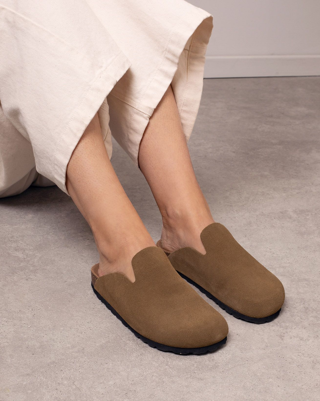 Suede Minimal Clogs