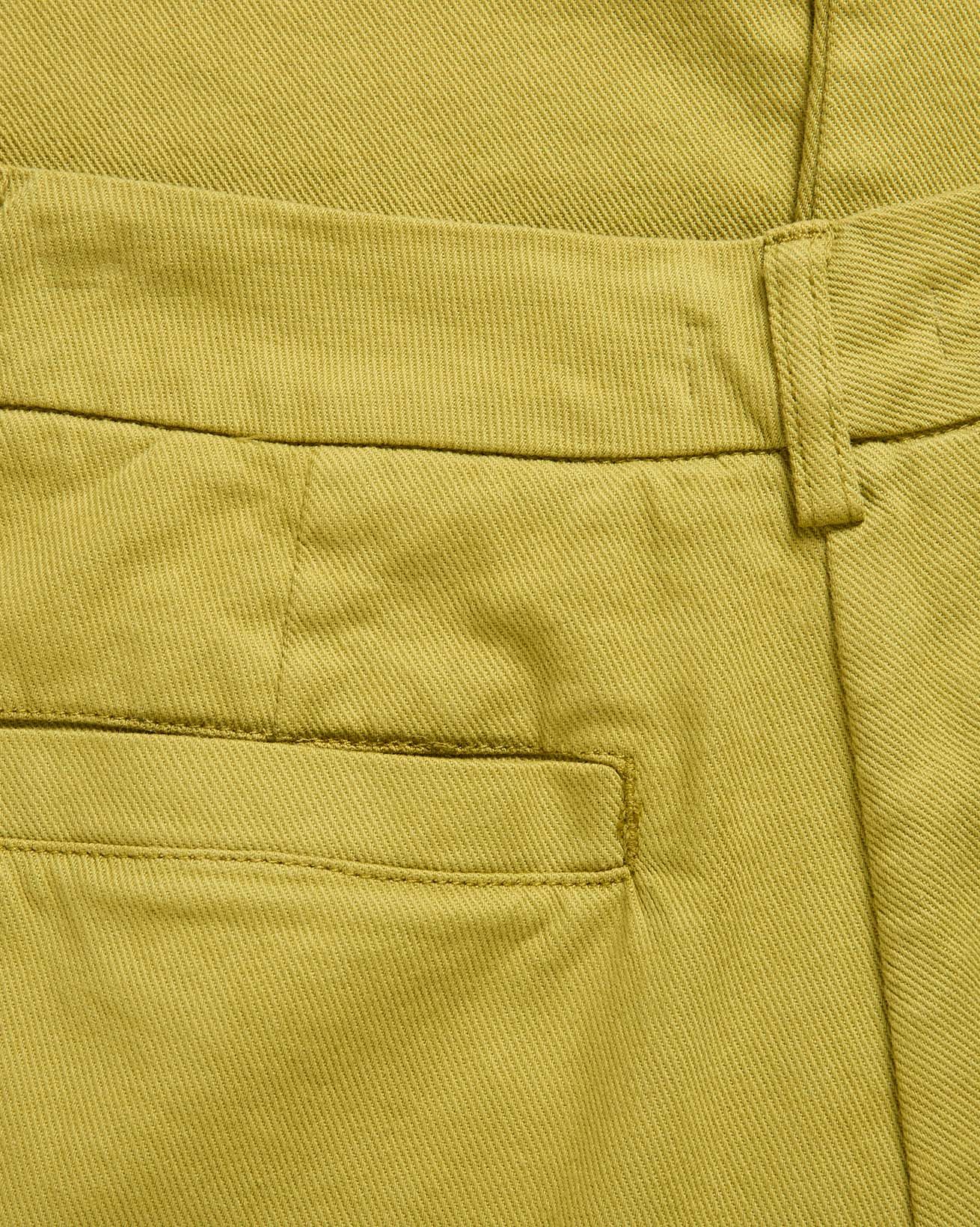 9120_Tapered_Pleat_Front_Trouser_Green_Ochre_Detail_1_WEB.jpg