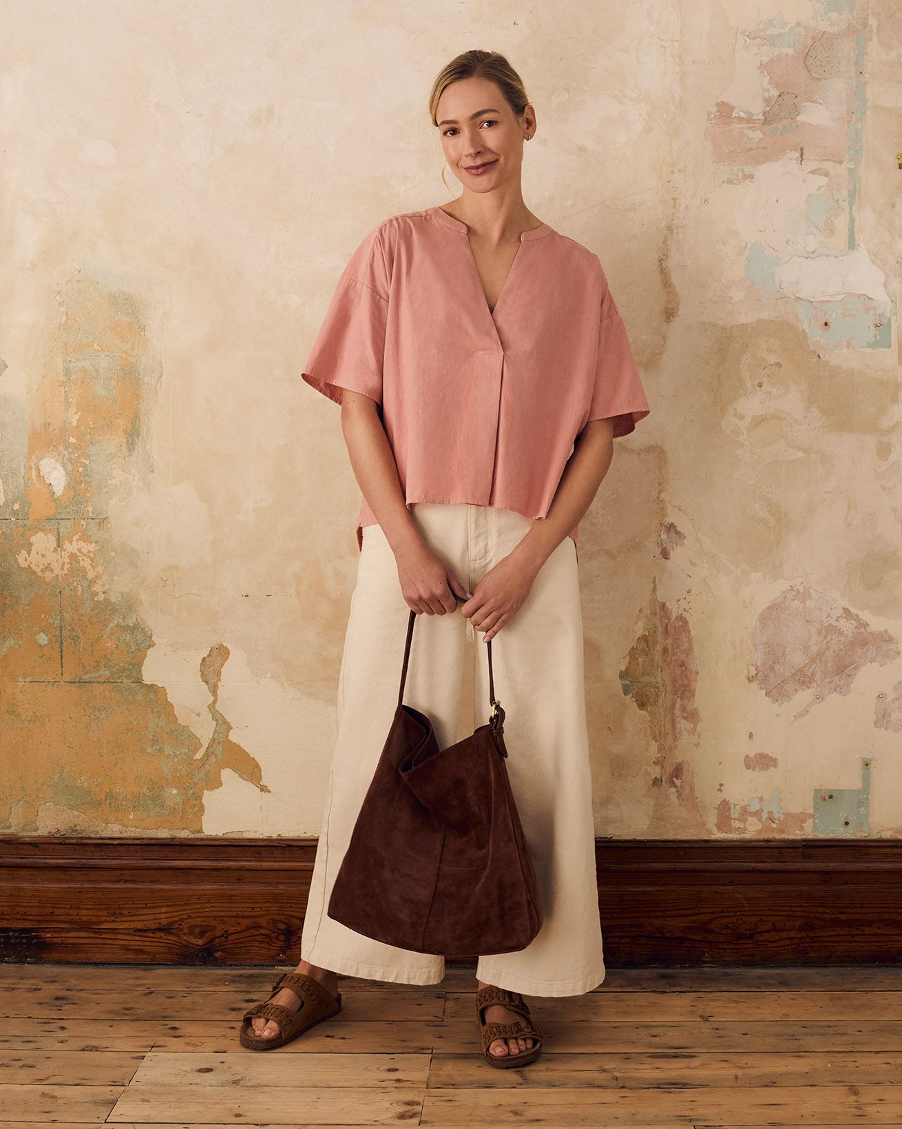 Linen Blend Dipped Hem Top