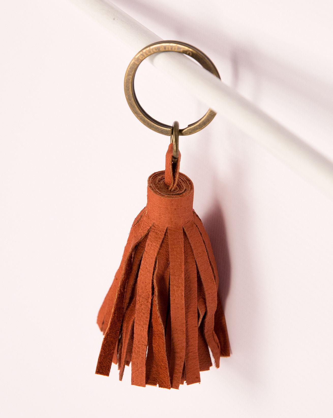 Schlüsselanhänger mit Troddel