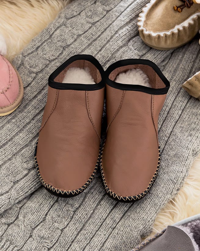 Lederpantoffeln im marokkanischen Stil