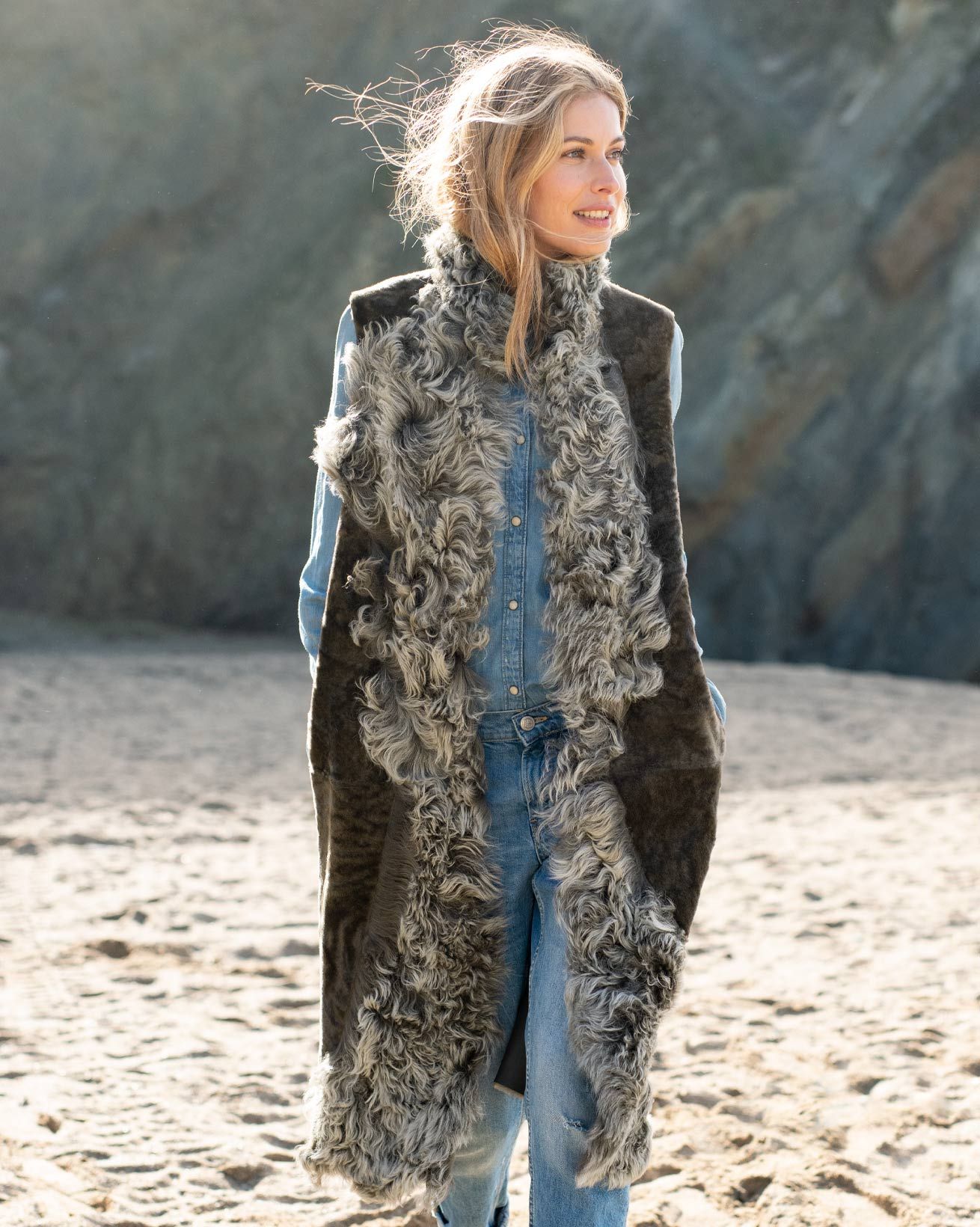 7692-statement-sheepskin-reversible-gilet-khaki--401_lfs.jpg