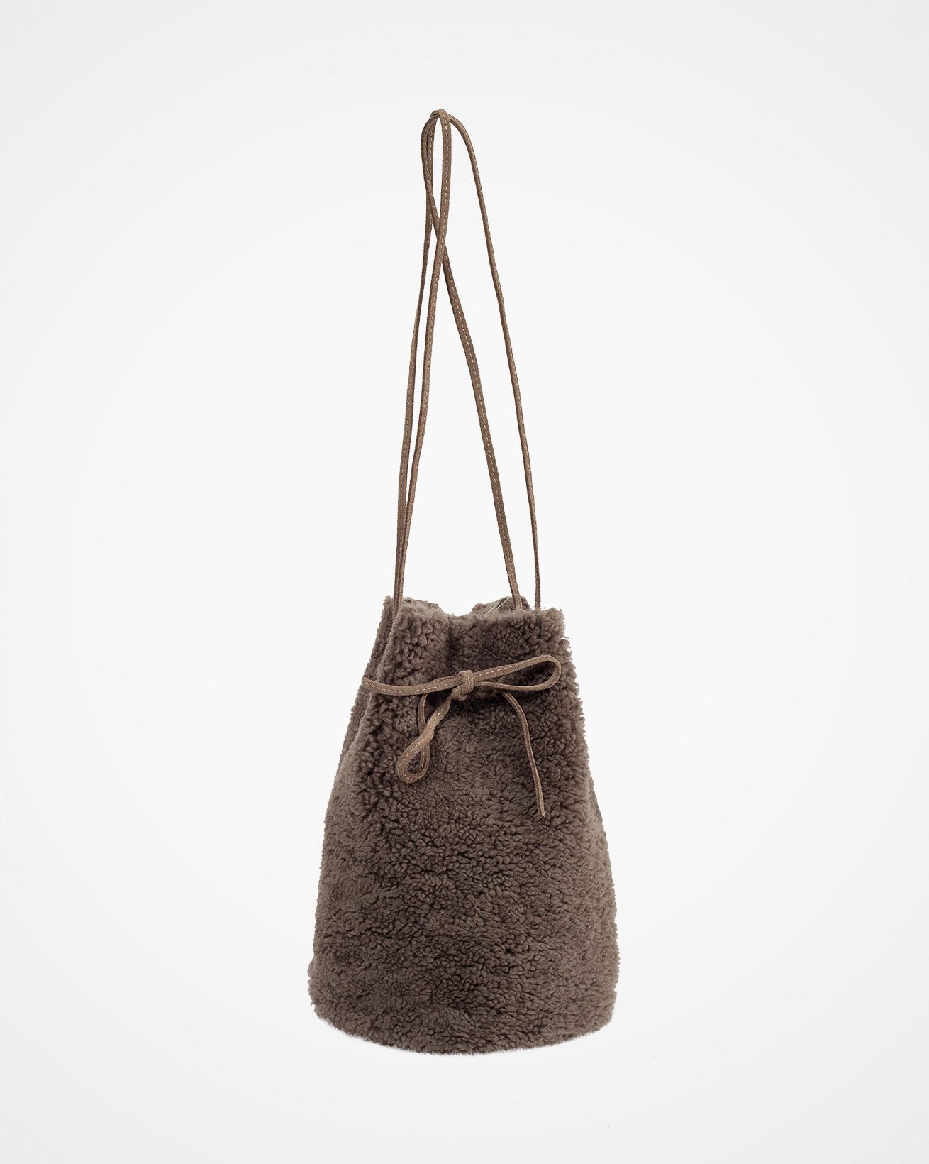 7701_sheepskin-drawstring-bag_vole_front.jpg