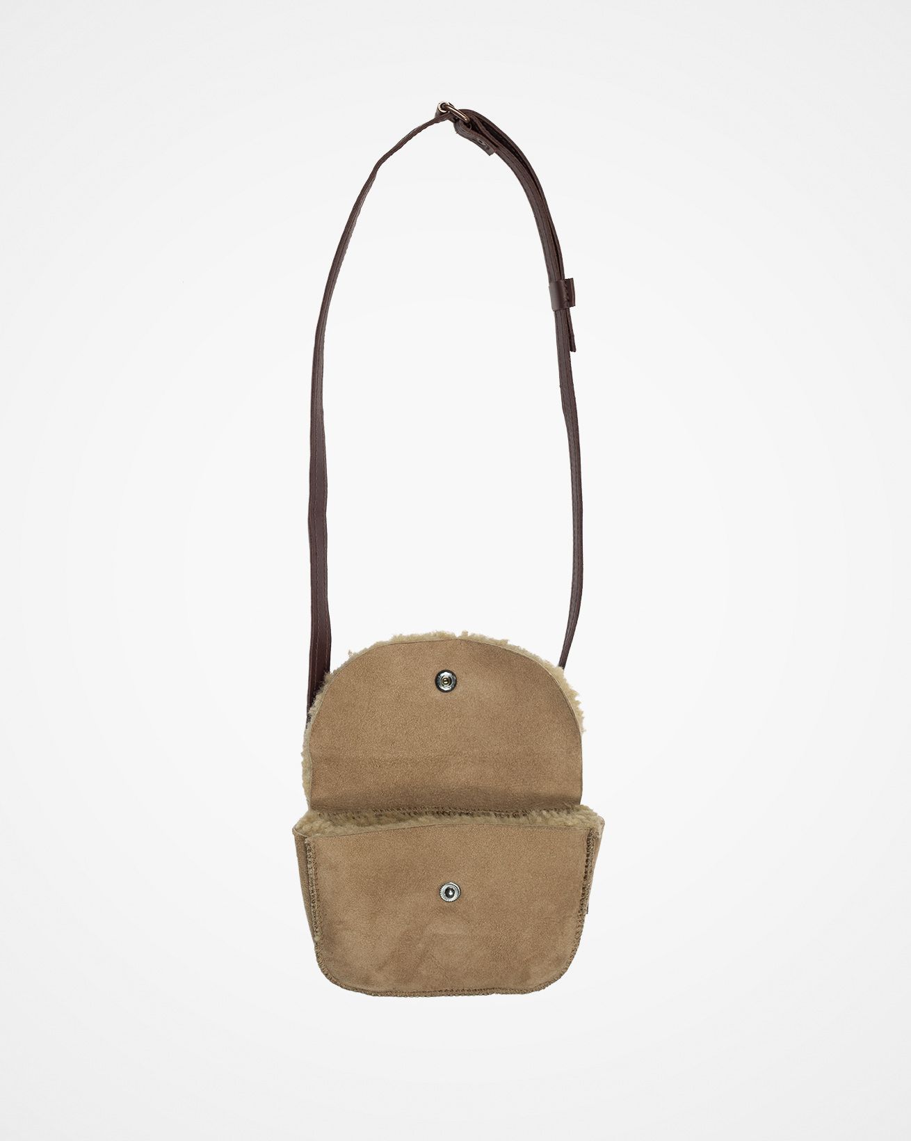 7702_sheepskin-belt-bag_teddy_open.jpg