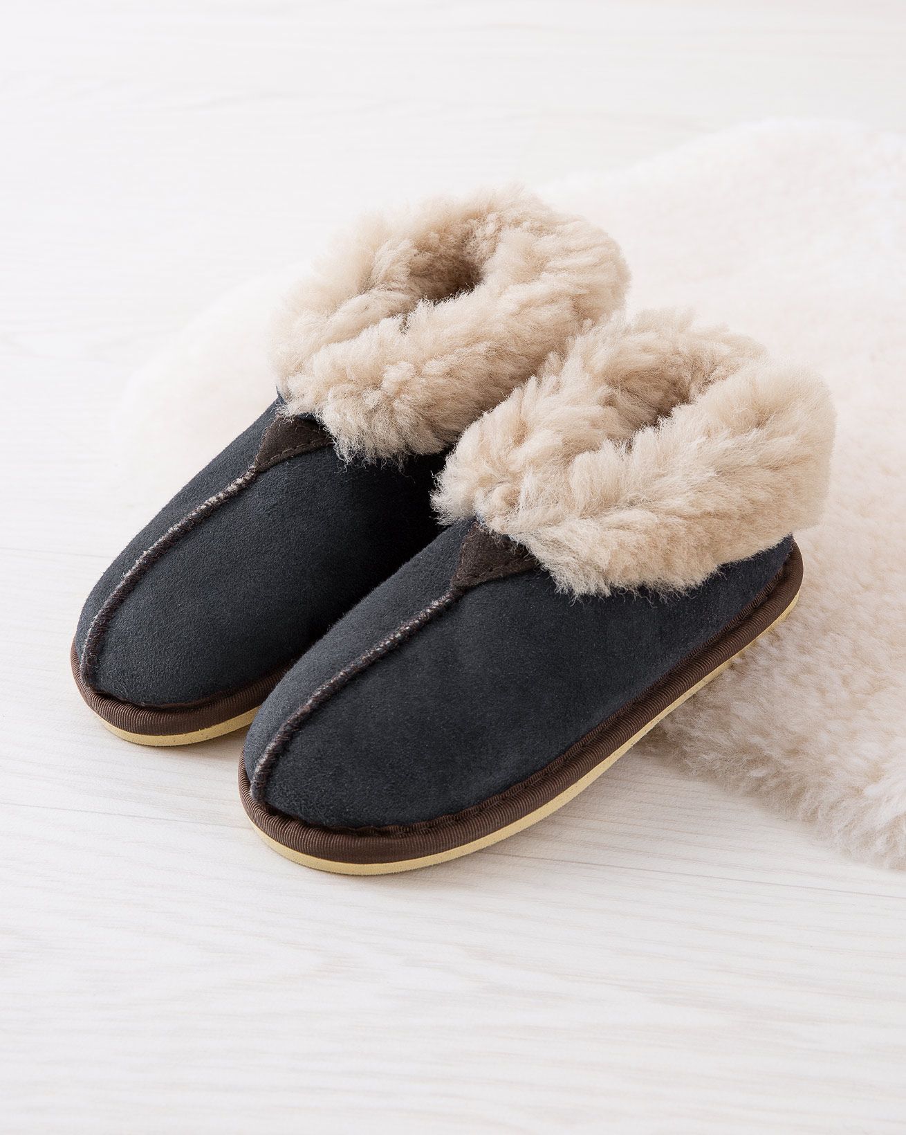 2460_kids-bootee-slippers_blue-iris_lifestyle_lfs.jpg
