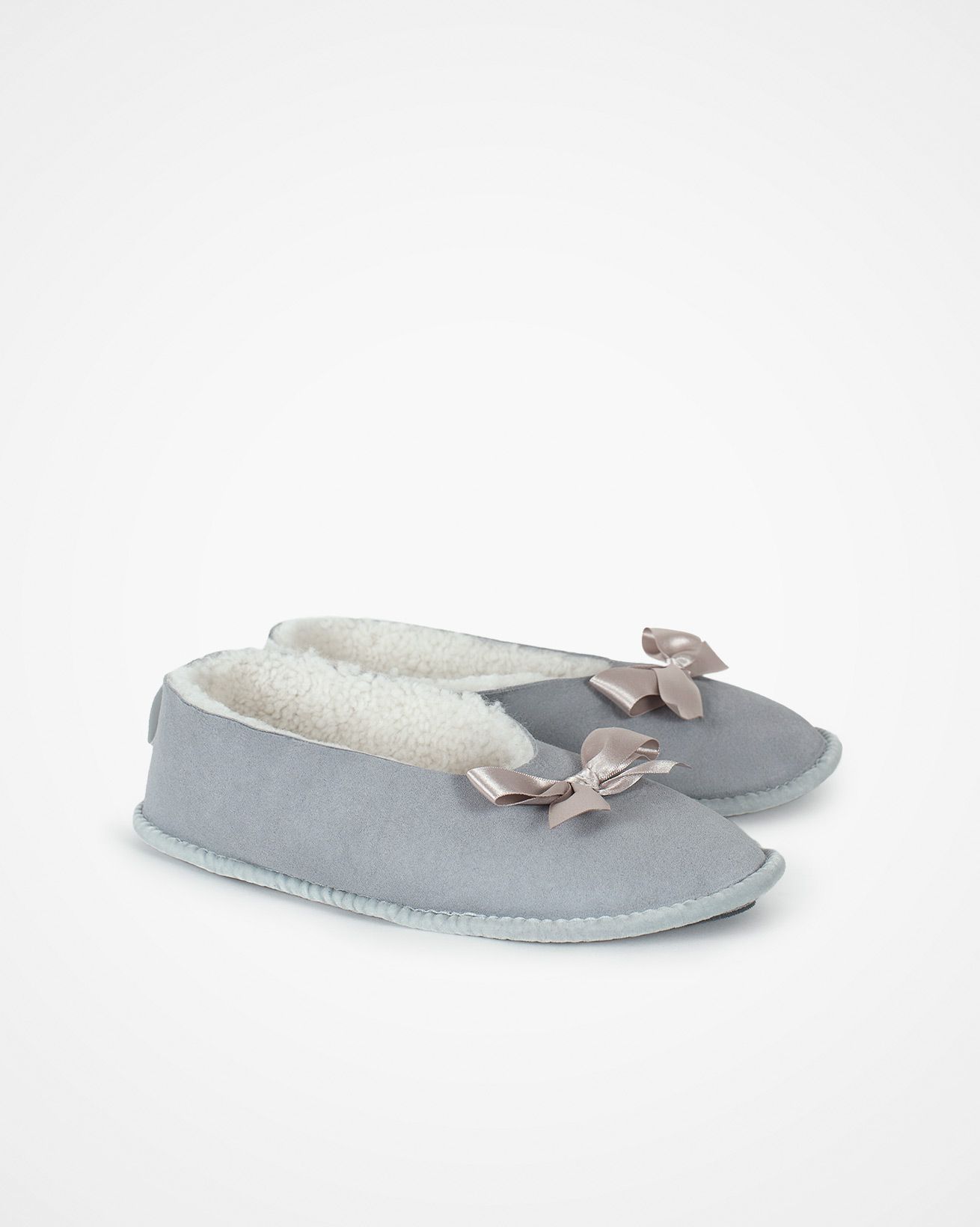 7776_fonteyn-sheepskin-slipper_light-grey_pair.jpg