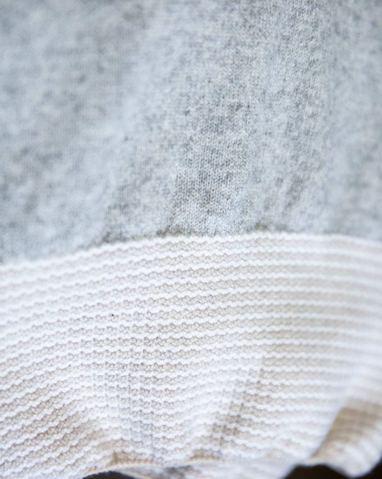 8704_icon-cashmere-merino-lounge-pants_pearl-grey_close-up-lfs.jpg