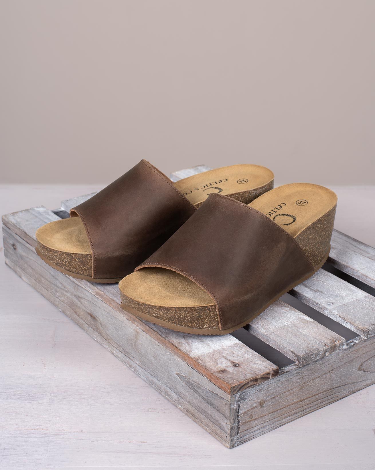 7789_minimal-wedge-mules_rust_lifestyle_lfs.jpg