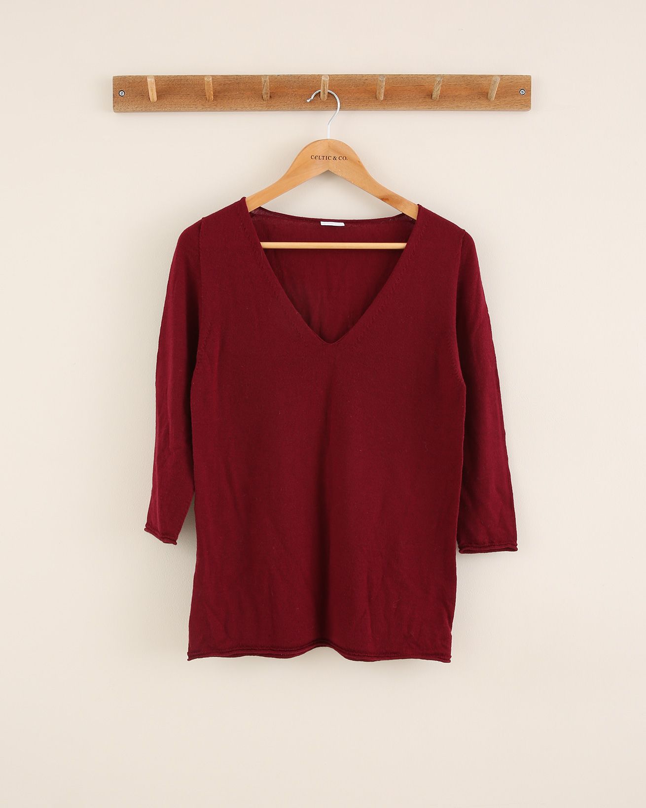 Fine Knit Merino Vee Neck - Size Small - Claret - 1793