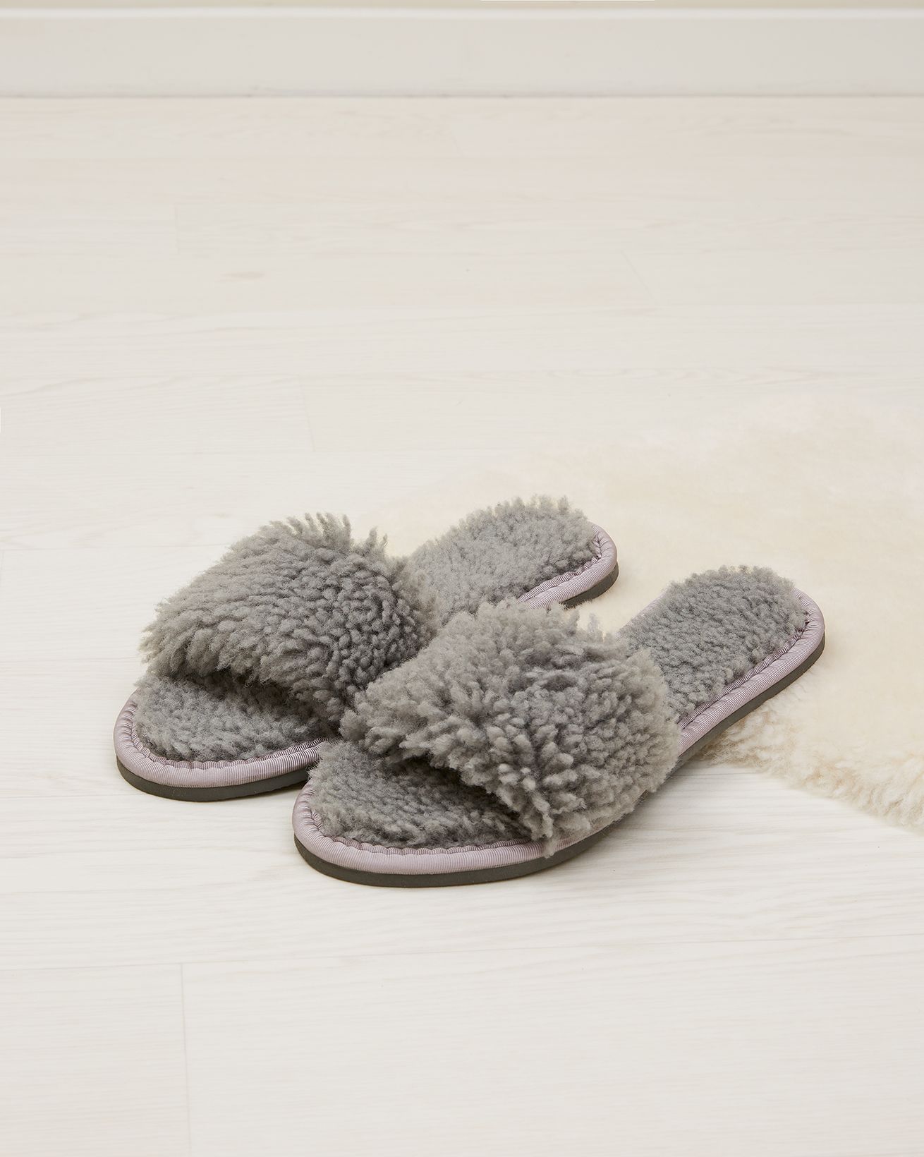 Sheepskin Slides / Grey / 6