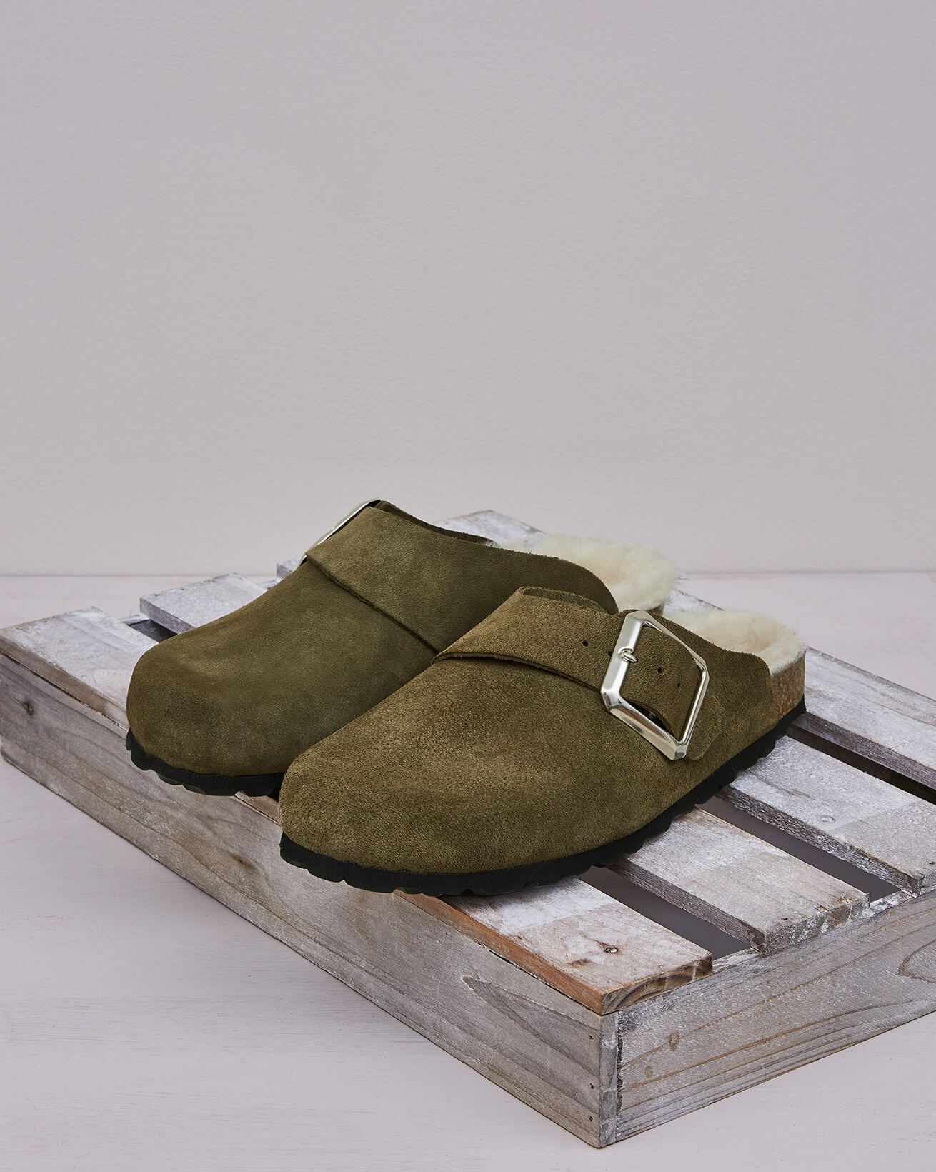 7834_sheepskin-lined-clog_landscape_lfs_web.jpg