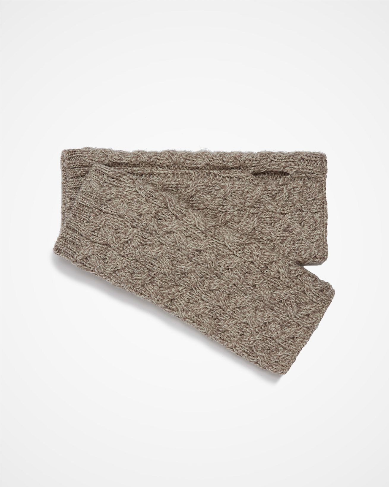 7660_aran-cable-fingerless-mitts_oatmeal-fleck_1_cutout_web.jpg