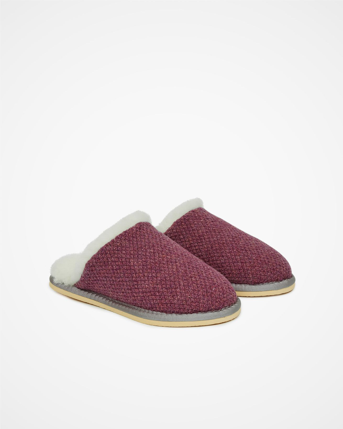 6908_knitted-mule_sloeberry_pair_cutout_web.jpg