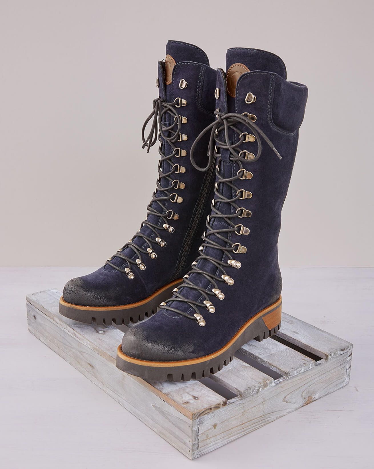 7082_wilderness-boot-midnight-blue_lfs_web-2.jpg