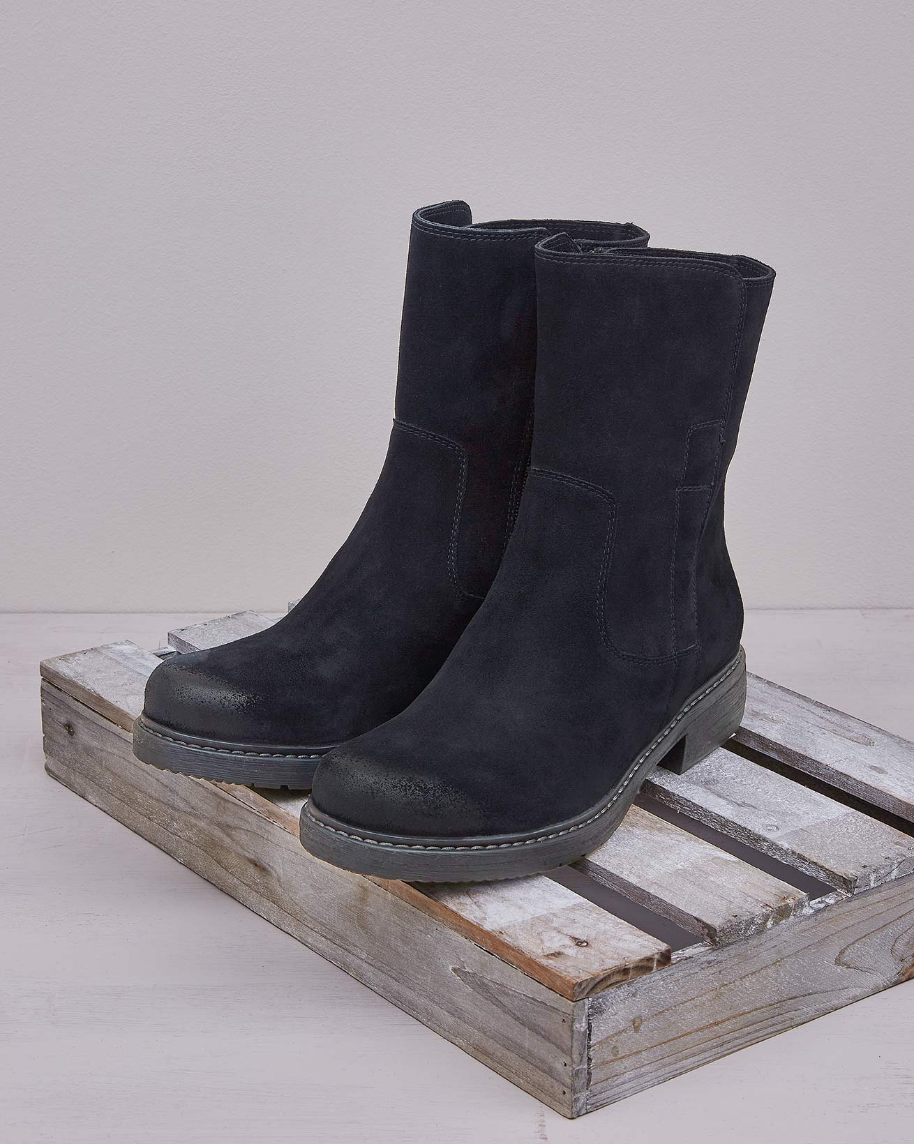 7281_ess-ankle-boot_dark-navy_lfs_web.jpg
