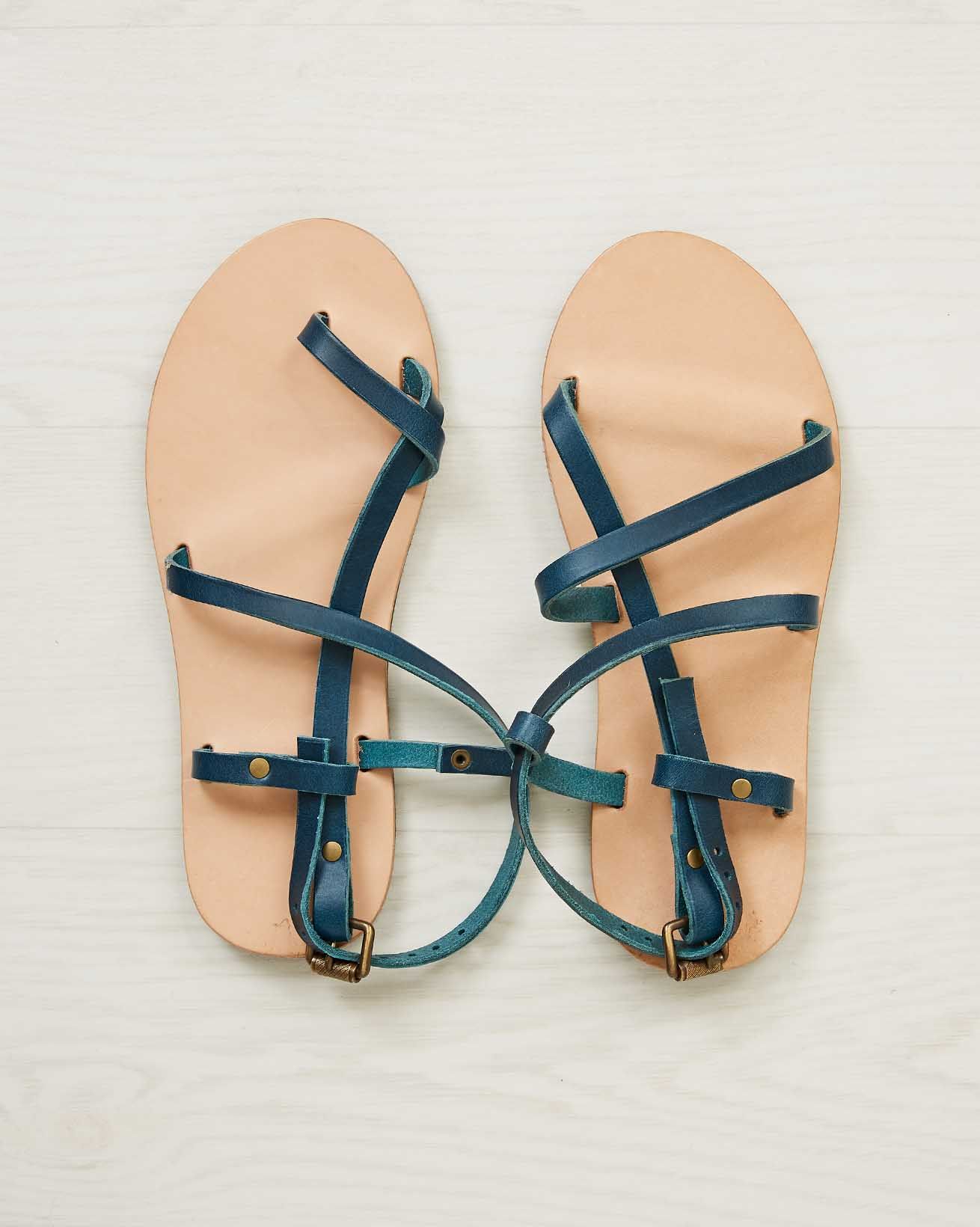 Toe Ring Crossover Sandal / Icelandic Blue / 6