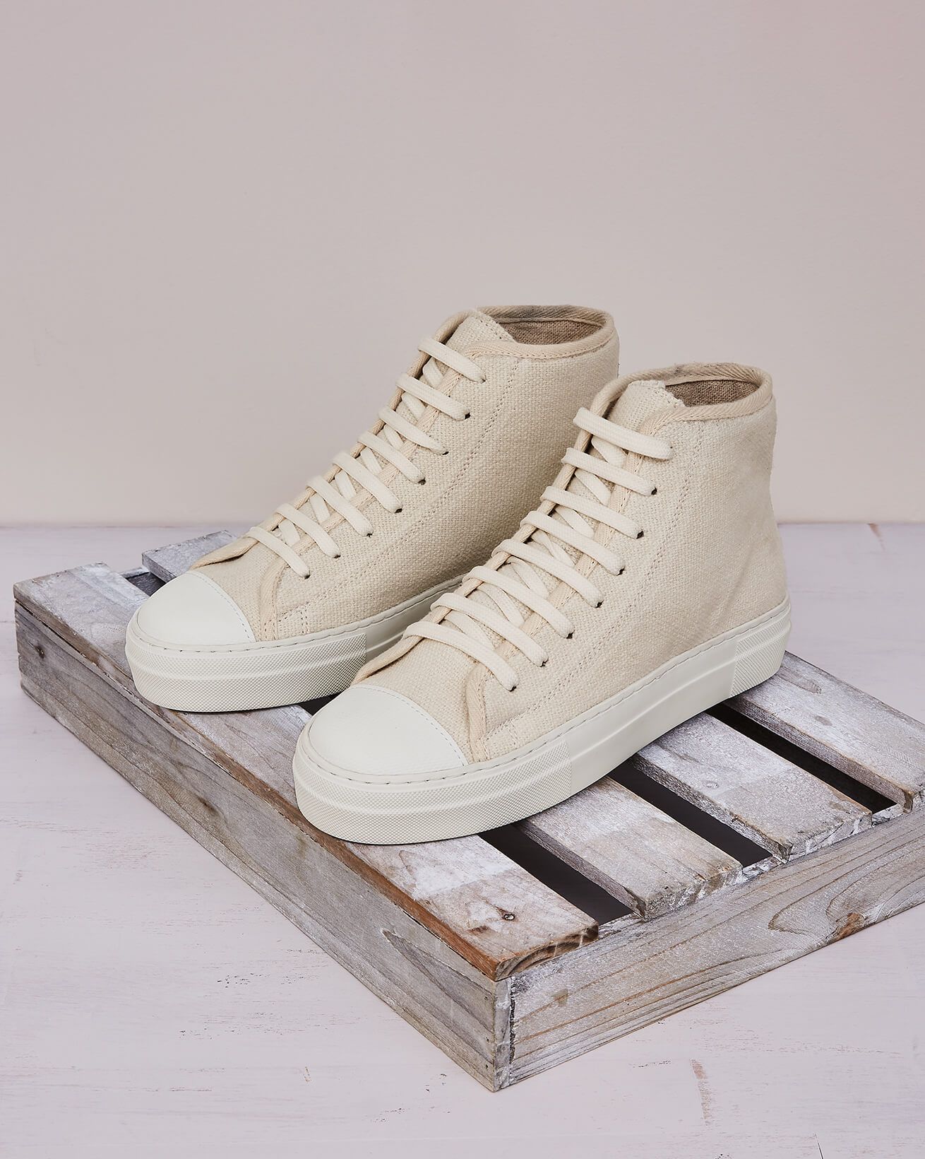 7910_canvas-high-top-trainer_milk_lfs_web.jpg